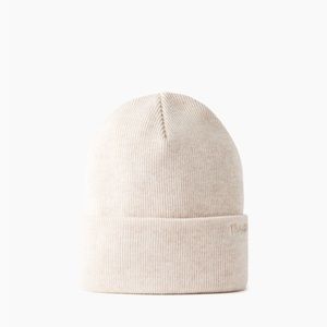 Aritzia TNA Peak Beanie in milk